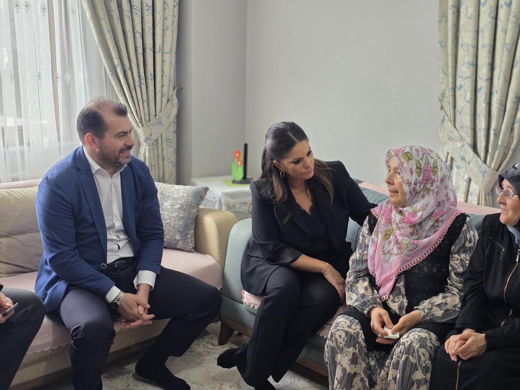 Türkiye Yüzyılı Buluşmaları kapsamında, Milletvekilimiz Jülide SARIEROĞLU ile birlikte kahraman şehitlerimizin ailelerini ziyaret ettik